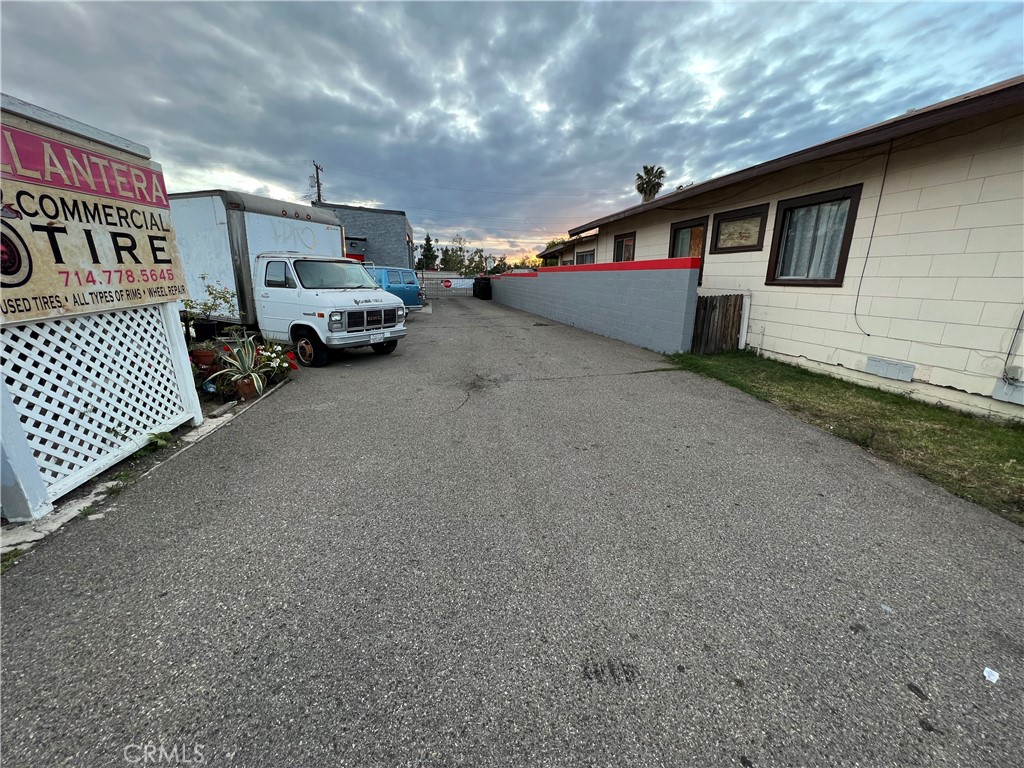 1129 S Lemon Street Property Photo 3