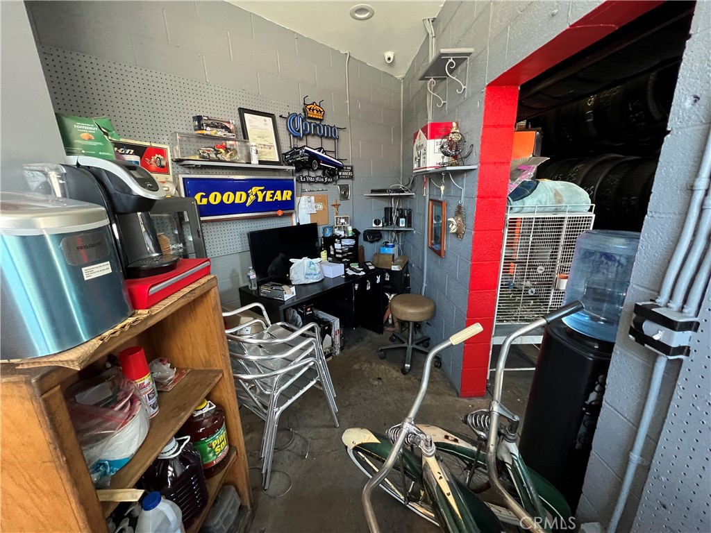 1129 S Lemon Street Property Photo 14
