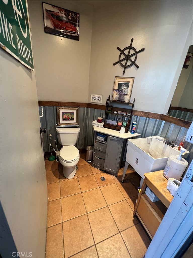 1129 S Lemon Street Property Photo 15