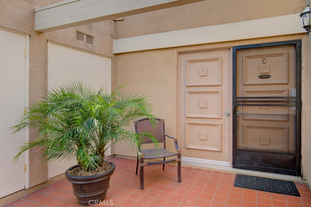 2090 Ronda Granada C Property Photo 5
