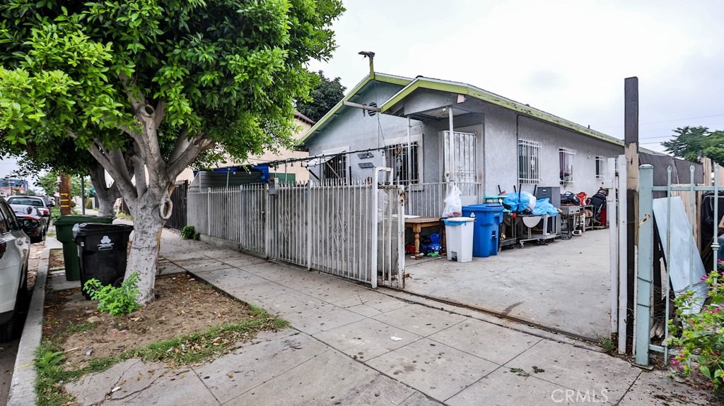6414 S Hoover Street Property Photo 1