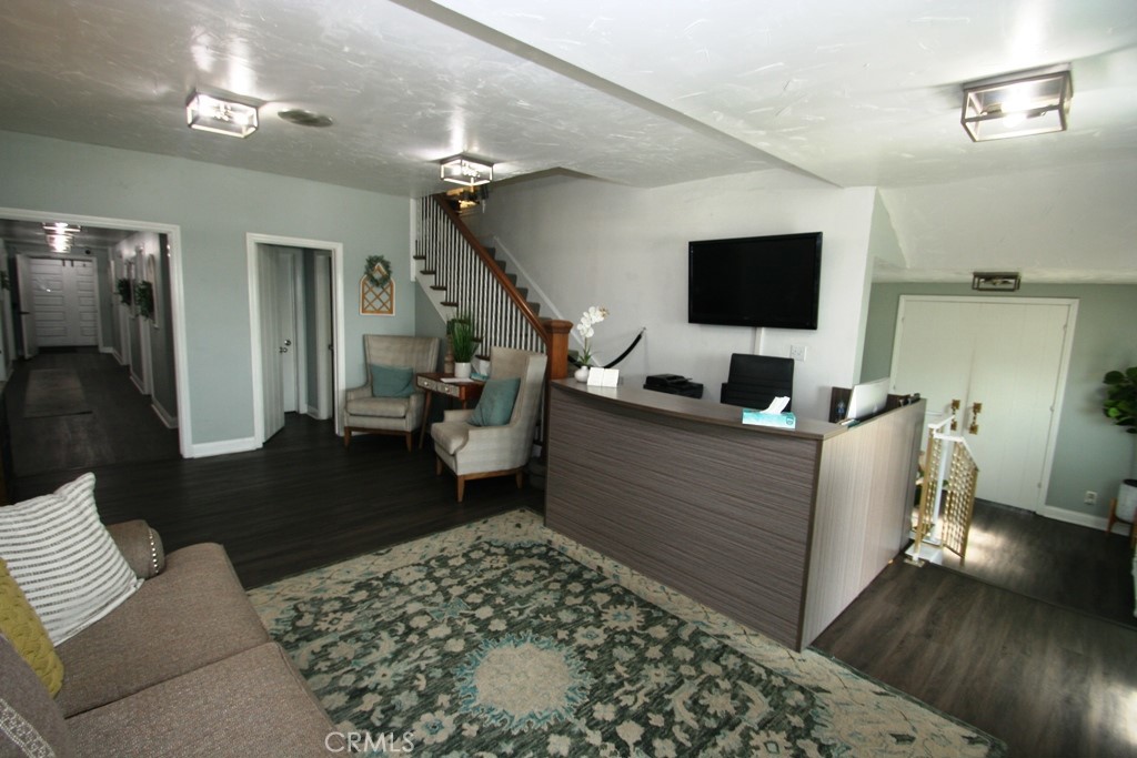 1206 Centinela Avenue Property Photo 3