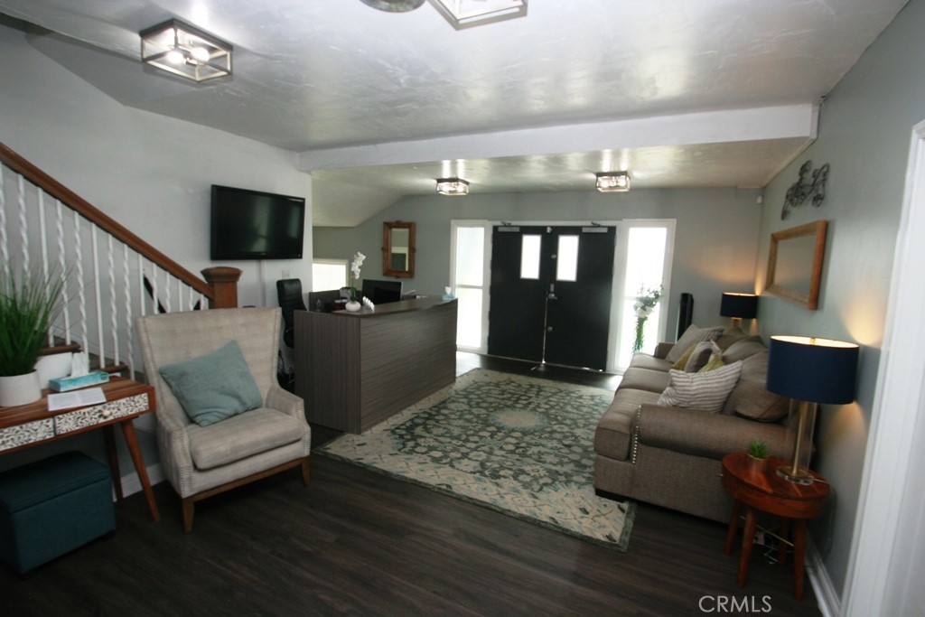 1206 Centinela Avenue Property Photo 4