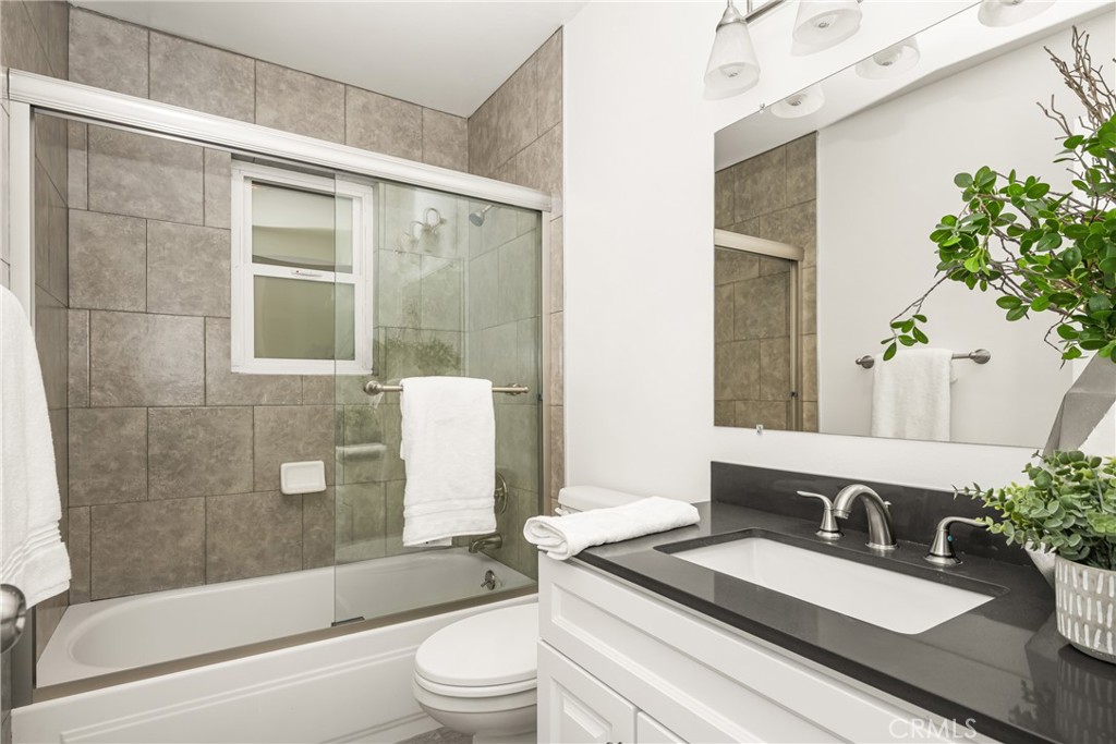 17952 Irvine Blvd Property Photo 14