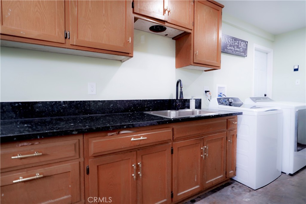 2425 N Fillmore Avenue Property Photo 12