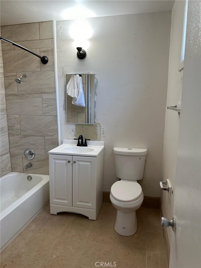602 E Wilhelmina Street Property Photo 4