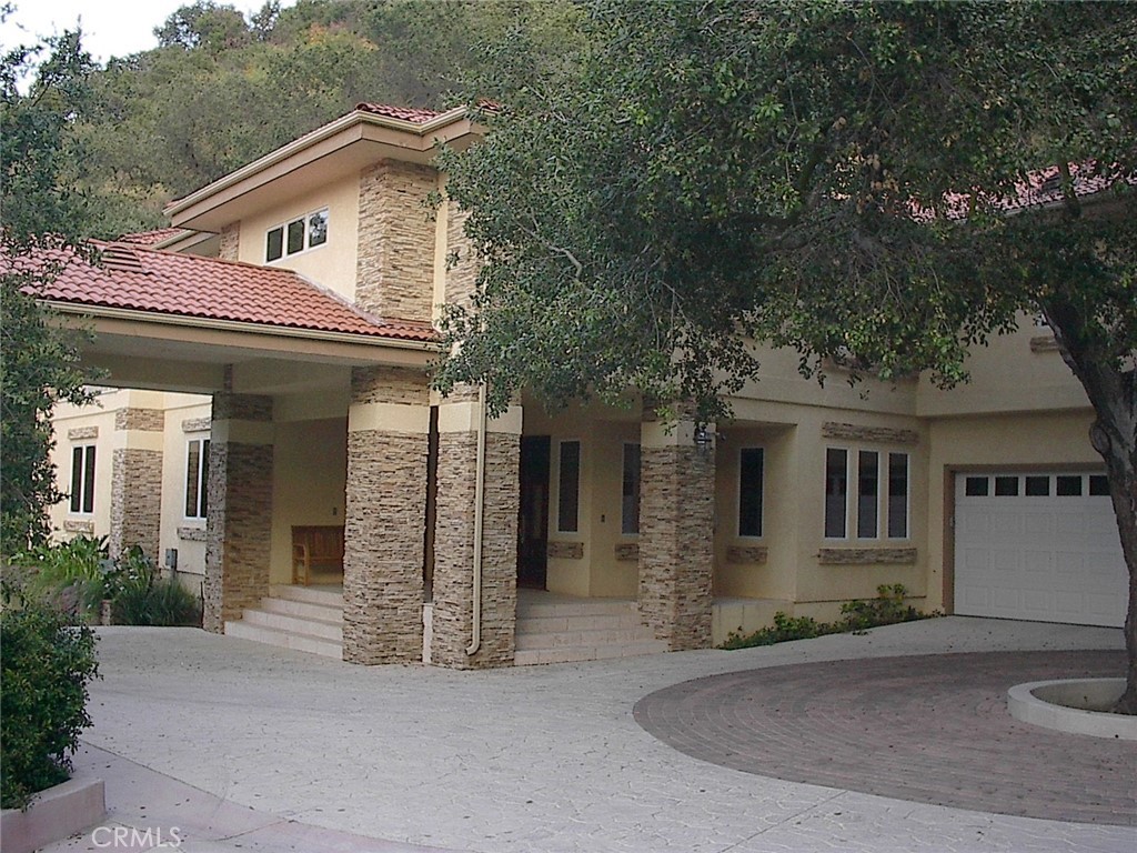 2124 Glen Ivy Drive Property Photo 1