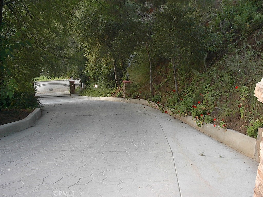 2124 Glen Ivy Drive Property Photo 24