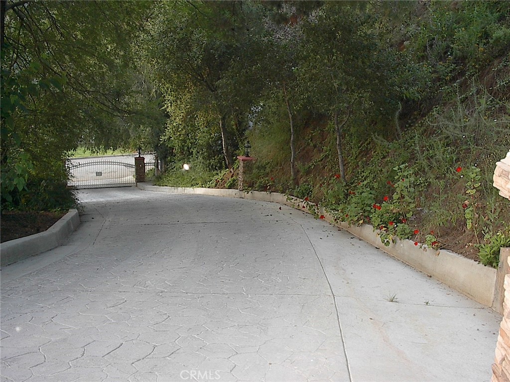 2124 Glen Ivy Drive Property Photo 24