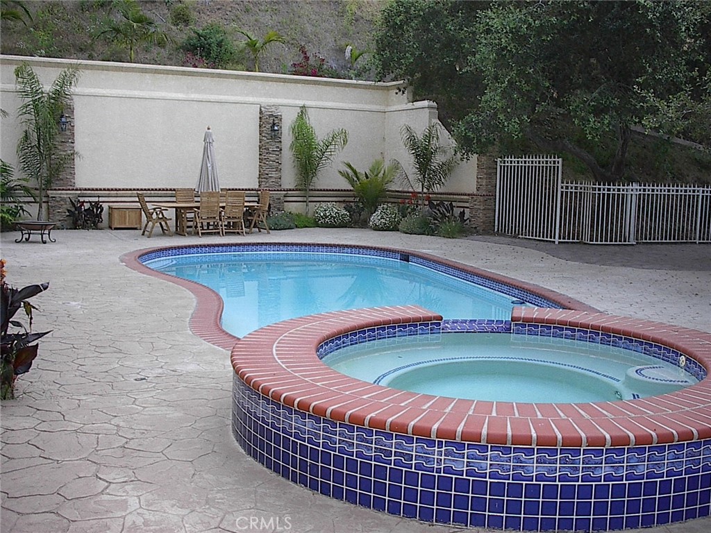 2124 Glen Ivy Drive Property Photo 29