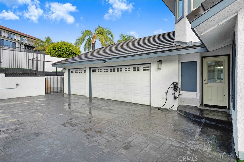 4975 Ginger Court Property Photo 3