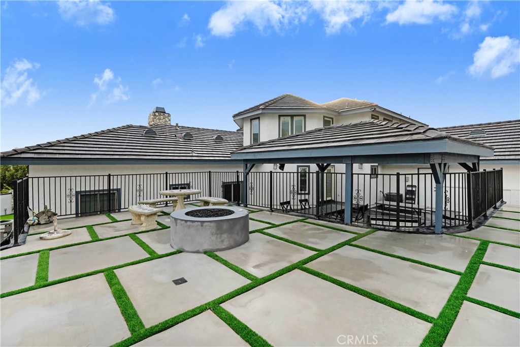 4975 Ginger Court Property Photo 32