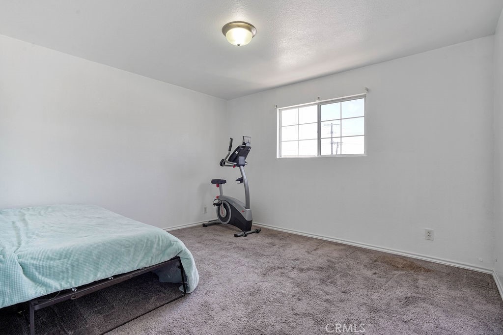 2546 S Bronson Avenue Property Photo 13