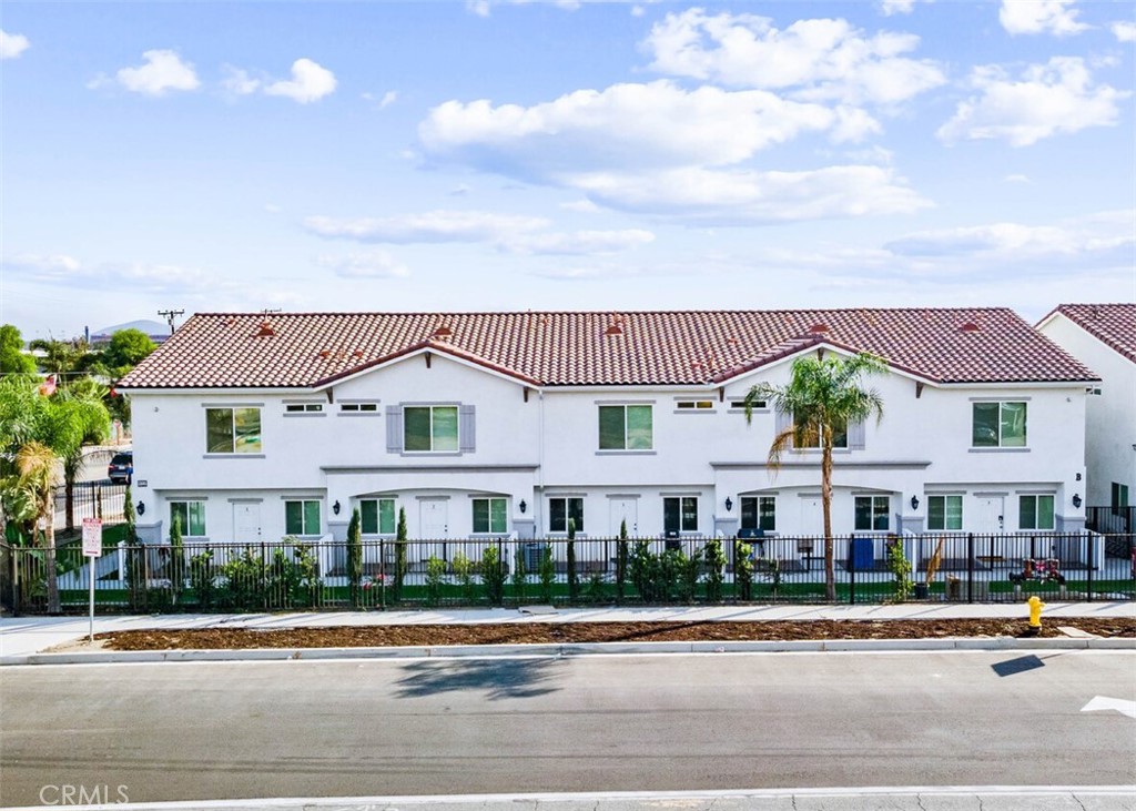 13665 Arrow Boulevard 6 Property Photo 1