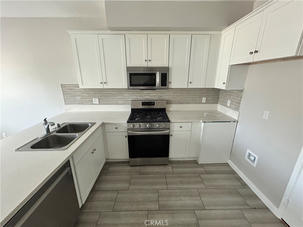 13665 Arrow Boulevard 6 Property Photo 23