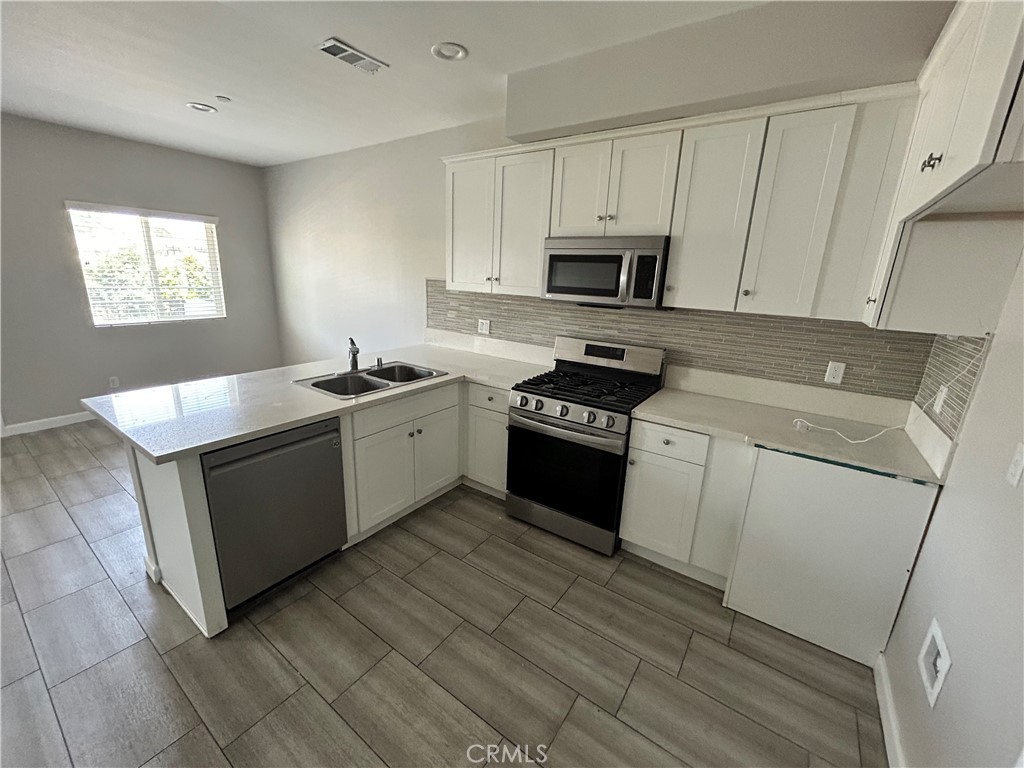 13665 Arrow Boulevard 6 Property Photo 24