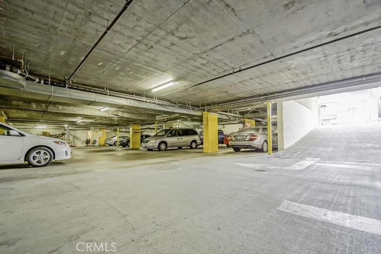 991 S Vermont Avenue 201 Property Photo 14