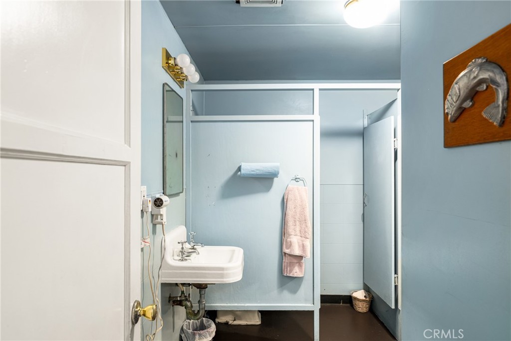 714 Pine Avenue Property Photo 40