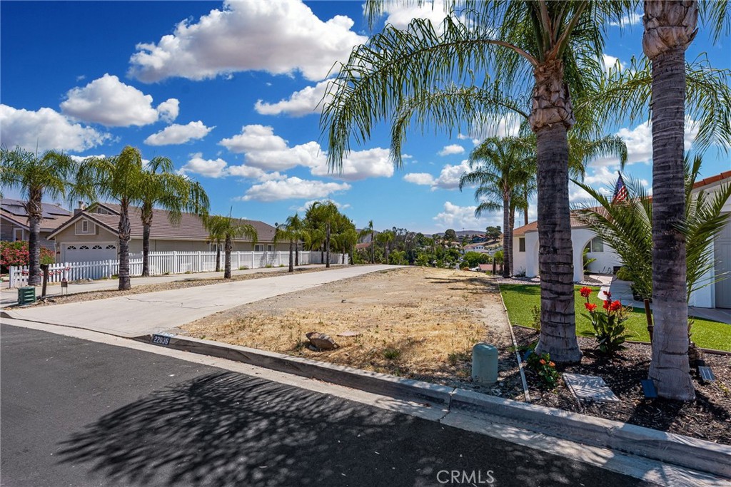 22036 San Joaquin Drive W Property Photo 3
