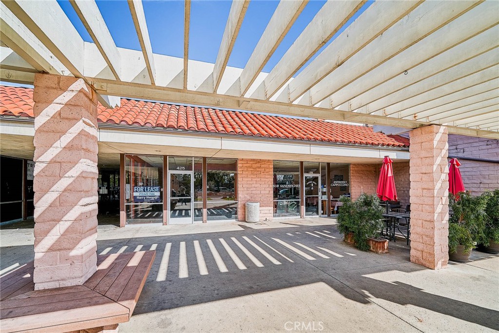 413 E Avenida De Los Arboles Property Photo 9