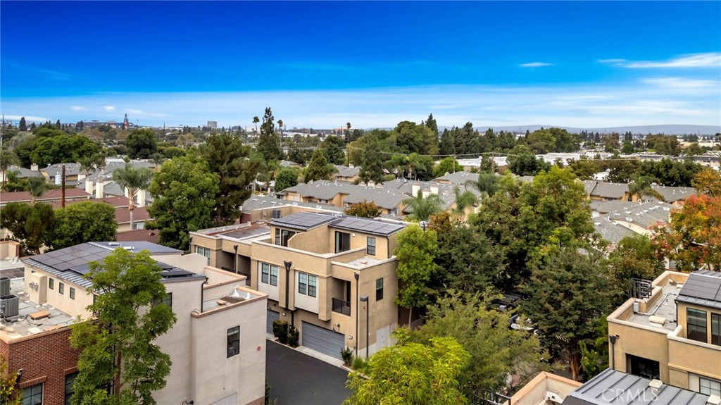 563 W Maple Avenue Property Photo 2