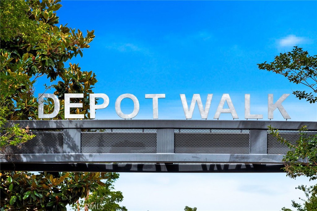 563 W Maple Avenue Property Photo 4