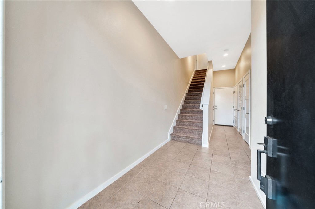 563 W Maple Avenue Property Photo 10