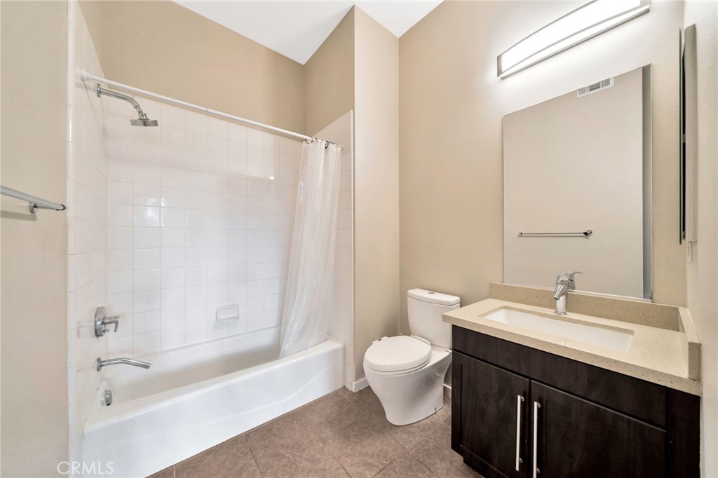 563 W Maple Avenue Property Photo 13