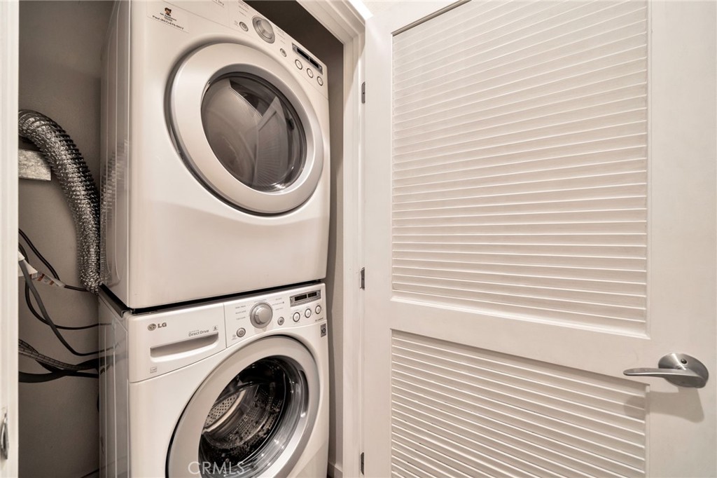 563 W Maple Avenue Property Photo 14