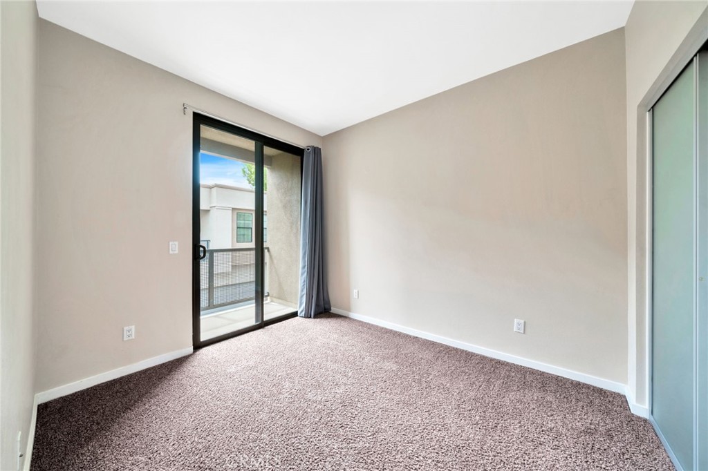 563 W Maple Avenue Property Photo 20