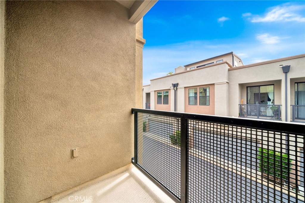 563 W Maple Avenue Property Photo 22