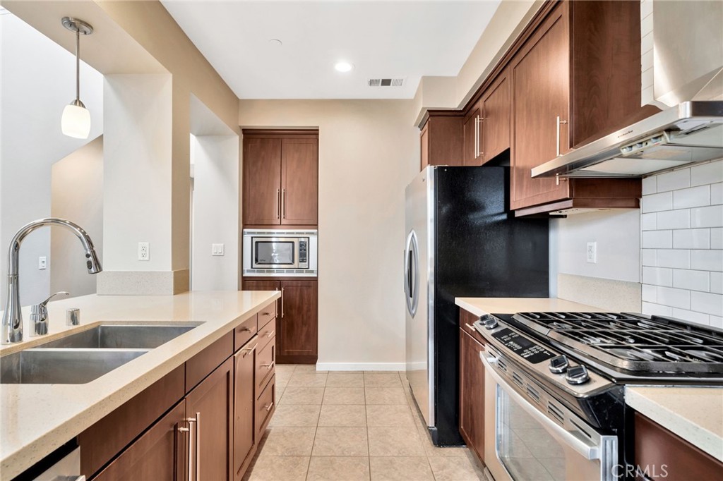 563 W Maple Avenue Property Photo 27