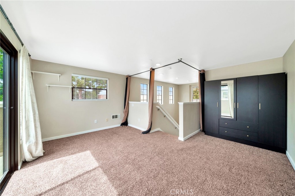 563 W Maple Avenue Property Photo 35