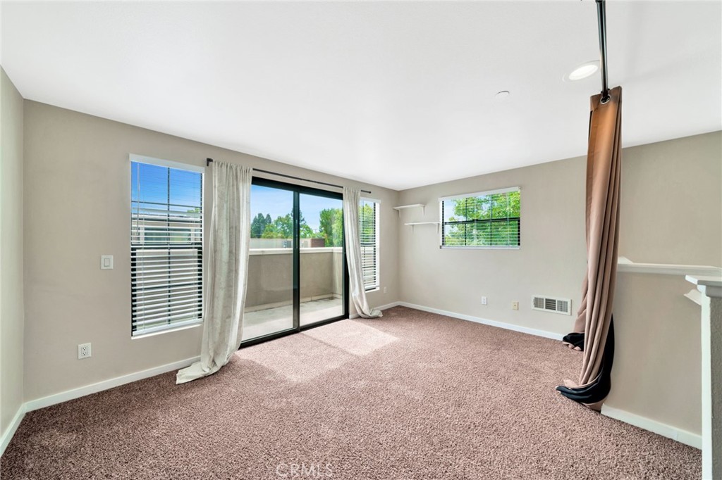 563 W Maple Avenue Property Photo 37