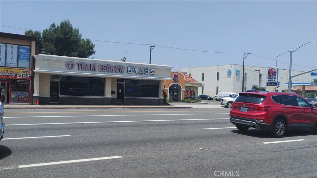 6025 Beach Boulevard Property Photo 1