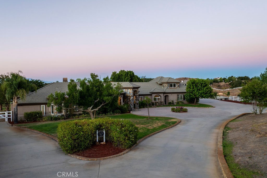 20420 Wendy Lane Property Photo 5