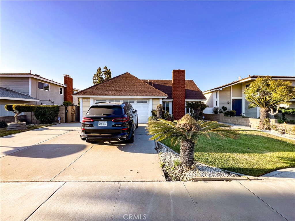 1523 W Alexis Avenue Property Photo 4