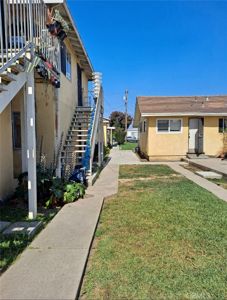 11500 Berendo Avenue Property Photo 4