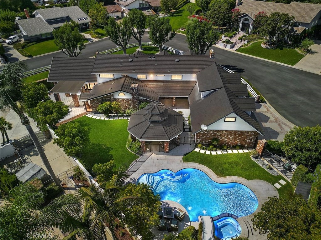 9882 Wildwood Way Property Photo