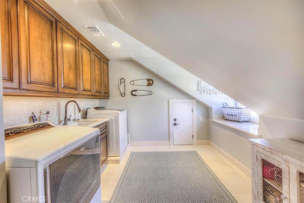 9882 Wildwood Way Property Photo 34