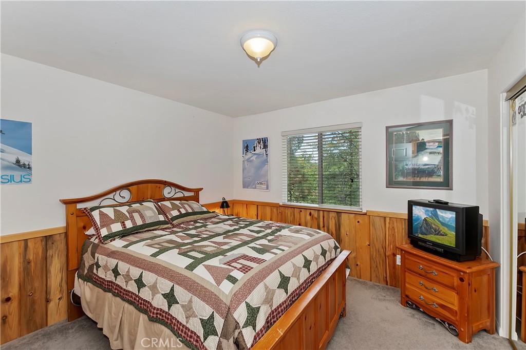 1394 La Crescenta Drive Property Photo 16
