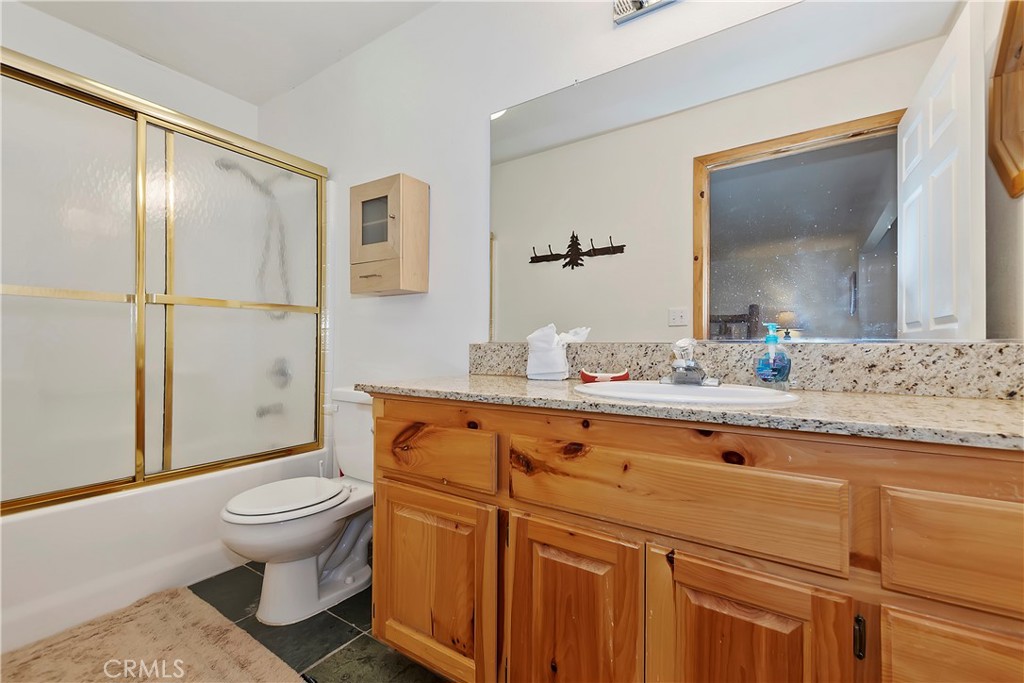 1394 La Crescenta Drive Property Photo 19