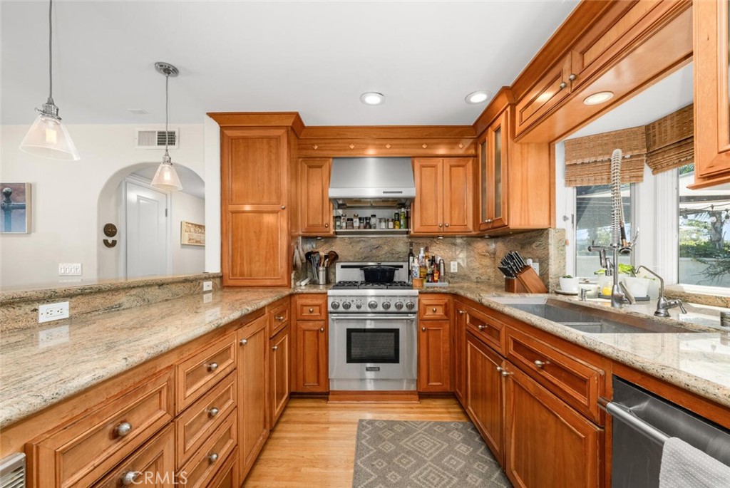 400 Coastline Drive Property Photo 19