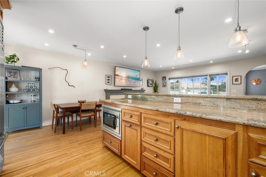400 Coastline Drive Property Photo 23