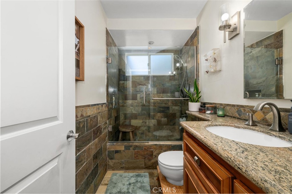 400 Coastline Drive Property Photo 31
