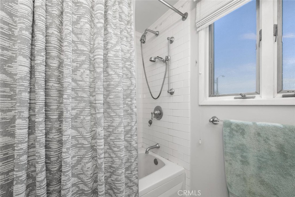 400 Coastline Drive Property Photo 39