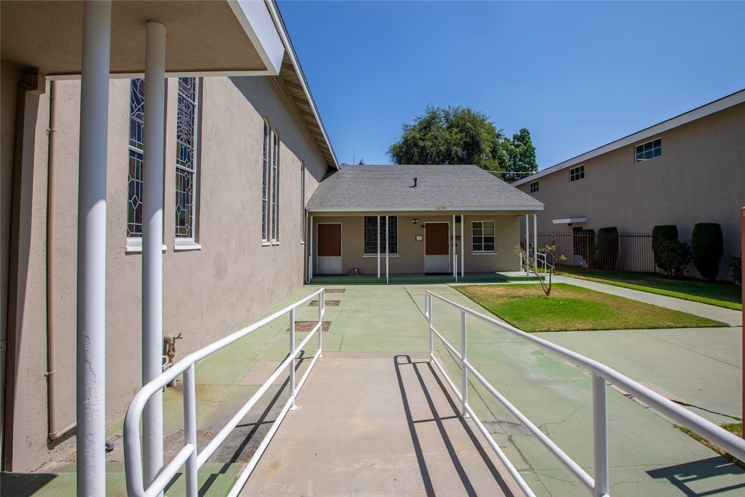 6698 Orange Avenue Property Photo 8