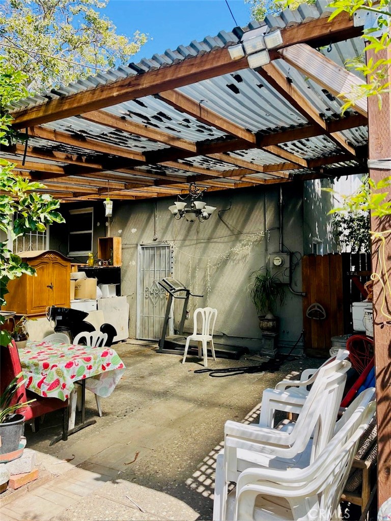2001 Illinois Street Property Photo 2