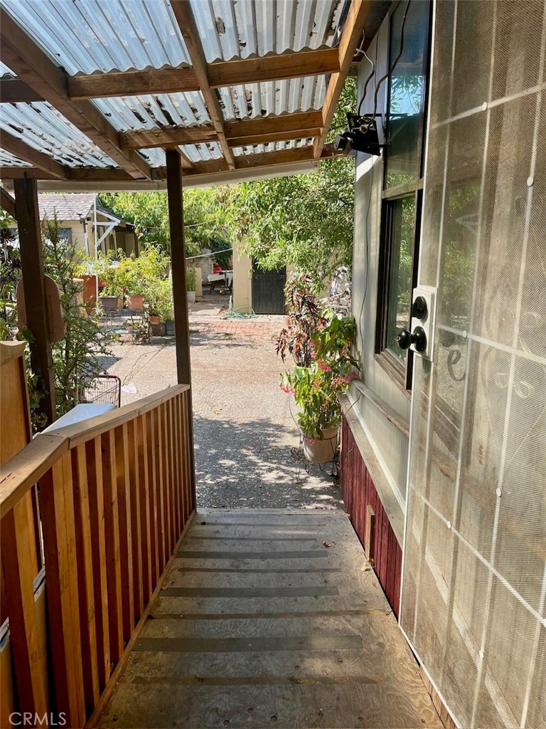 2001 Illinois Street Property Photo 10