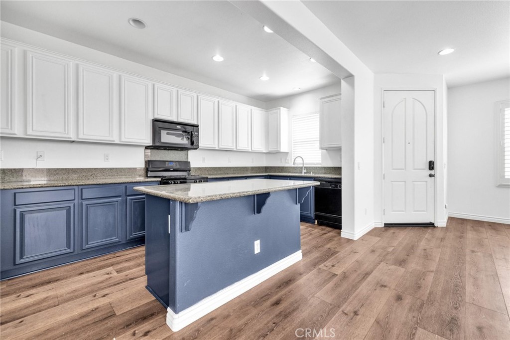 15906 Moonflower Avenue Property Photo 2
